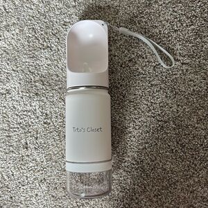 White Travel water bottle for dogs